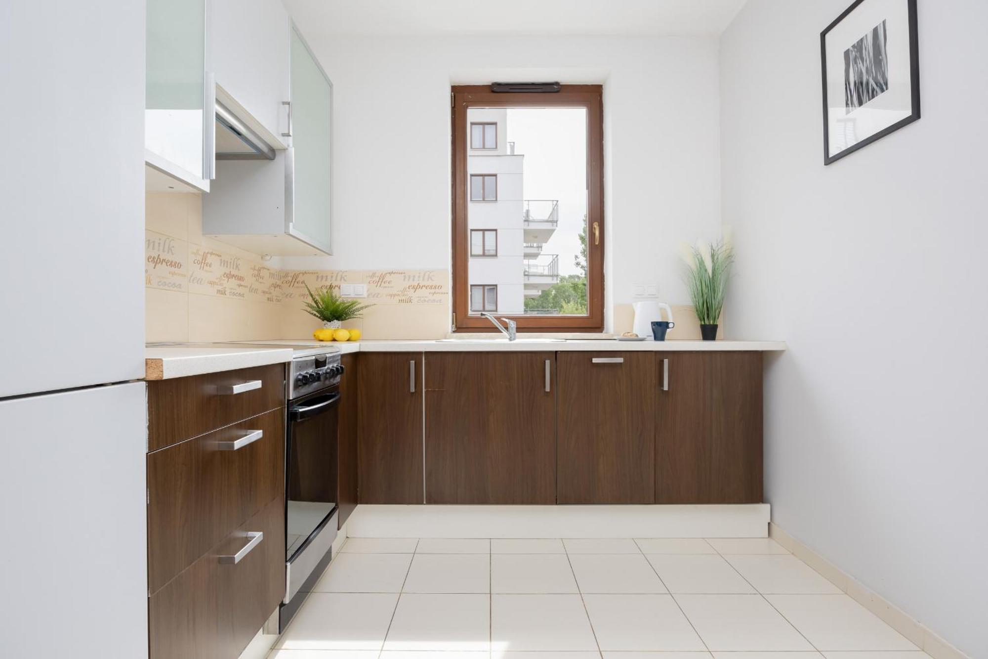 City Apartment With Parking Near Metro Mlociny By Noclegi Renters Warszawa Eksteriør billede