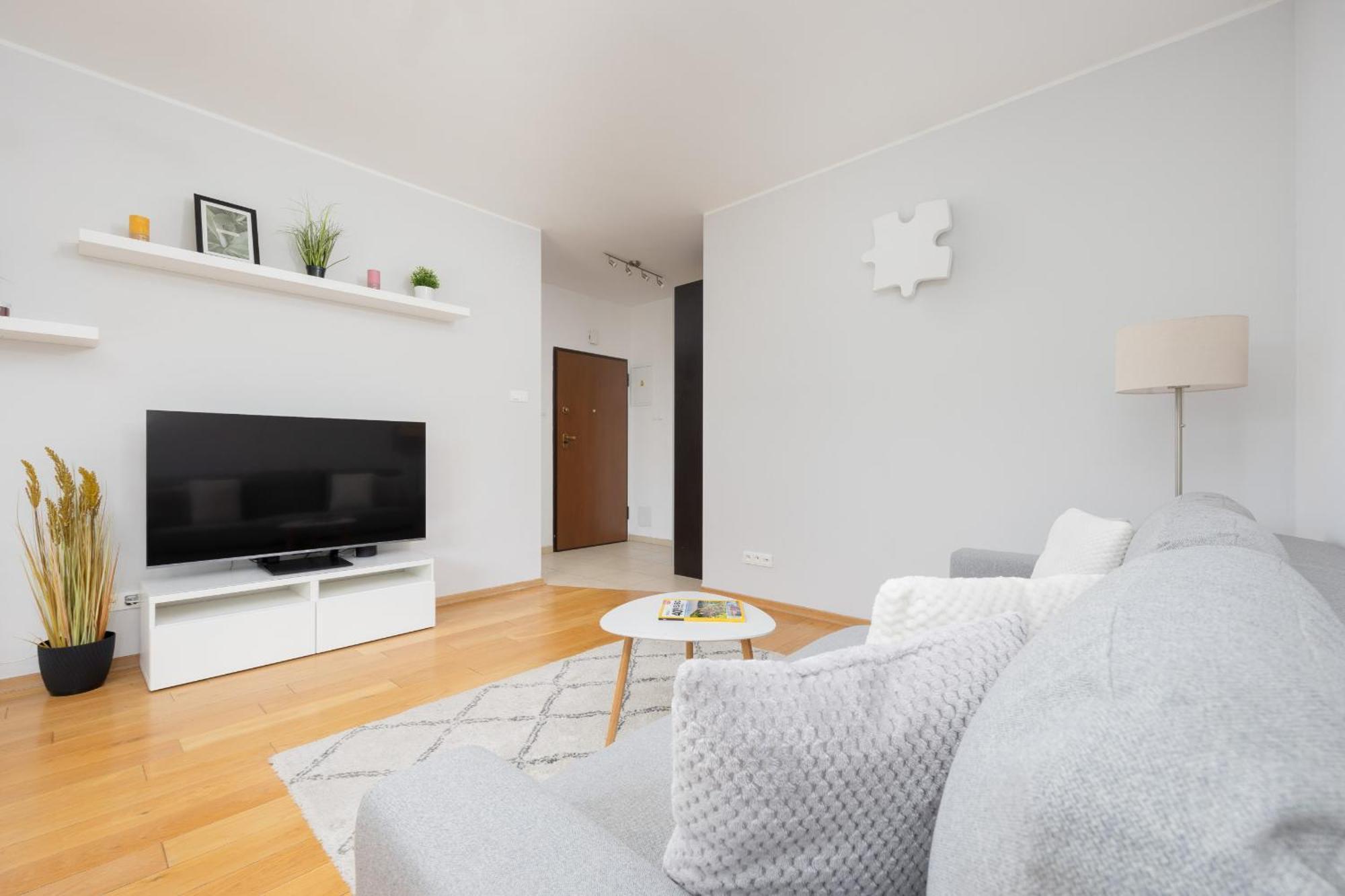 City Apartment With Parking Near Metro Mlociny By Noclegi Renters Warszawa Eksteriør billede