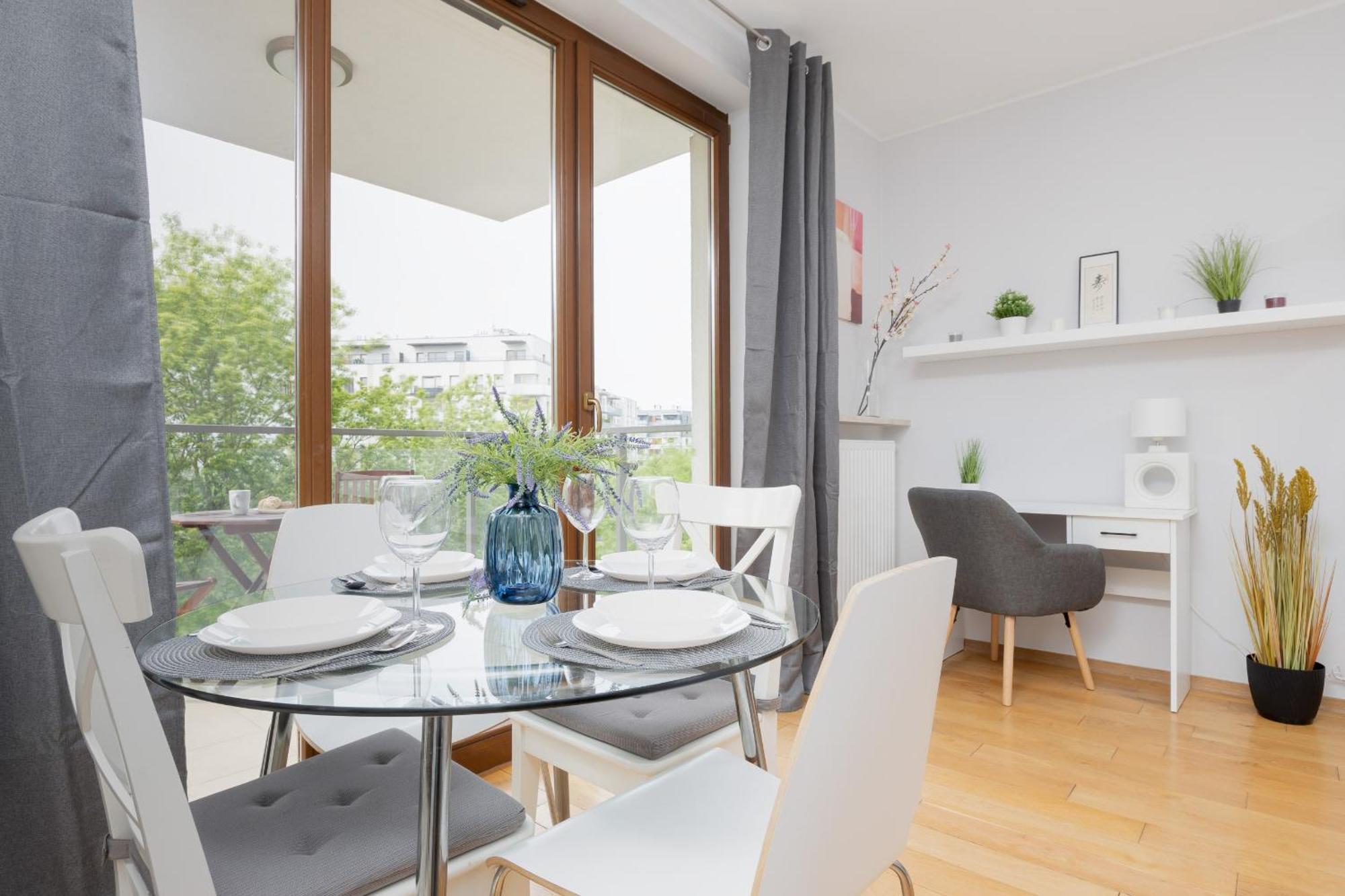 City Apartment With Parking Near Metro Mlociny By Noclegi Renters Warszawa Eksteriør billede